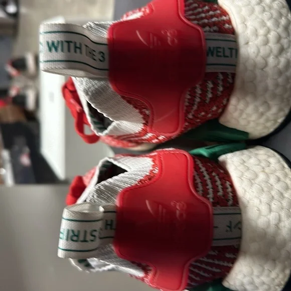 Adidas NMD R1 STLT PrimeknitChristmas size 9